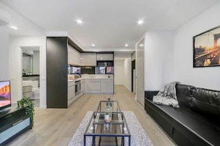 A Comfy 2BR Apt, 5-min Walk To Melbourne Central