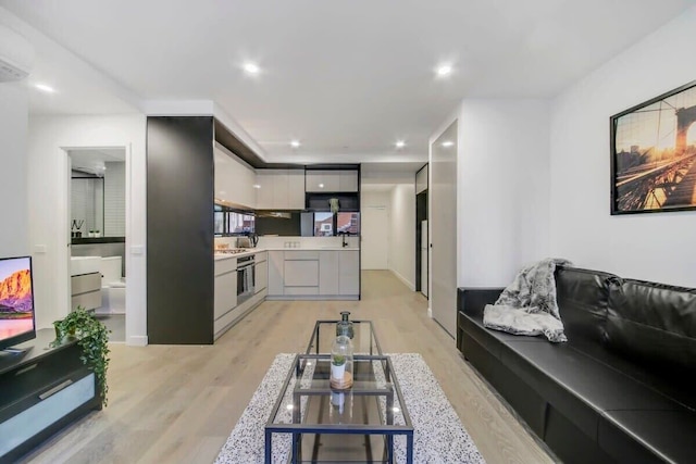 A Comfy 2BR Apt, 5-min Walk To Melbourne Central