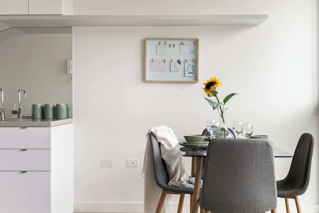 A Comfy & Stylish Apt Near Melbourne Central & QV