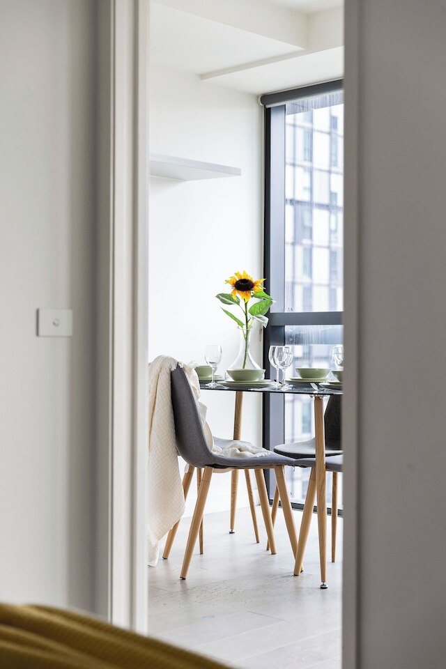 A Comfy & Stylish Apt Near Melbourne Central & QV