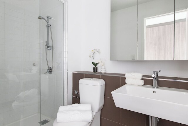 A Cozy 2BR Apt With Harbour Views, Free Parking