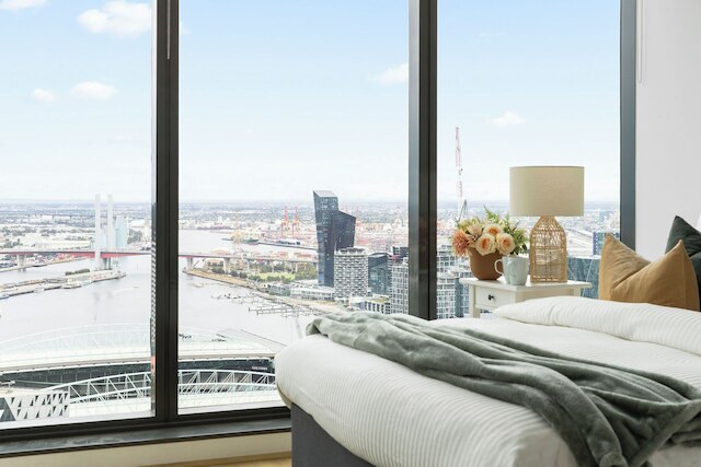 A Cozy 2BR Apt With Harbour Views, Free Parking