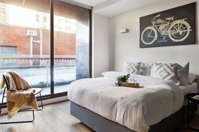 モダン & コージー 2ベッドルーム アパートメント クローズ トゥ メルボルン ユニ