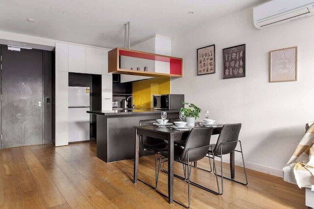 モダン & コージー 2ベッドルーム アパートメント クローズ トゥ メルボルン ユニ