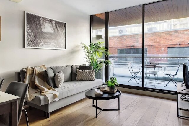 モダン & コージー 2ベッドルーム アパートメント クローズ トゥ メルボルン ユニ