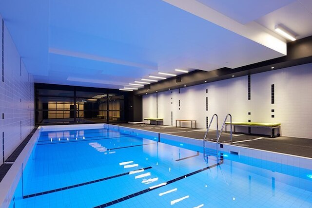 Chic City Views Modern Comfort Near Southern Cross