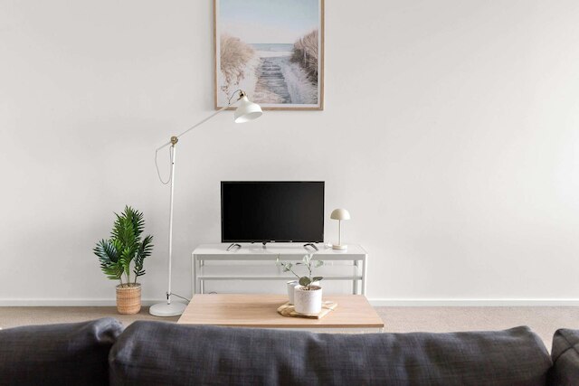 Chic City Views Modern Comfort Near Southern Cross