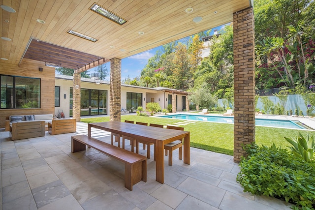 Bowmont - Resort-style Beverly Hills Escape w/ Pool, Garden and Privacy