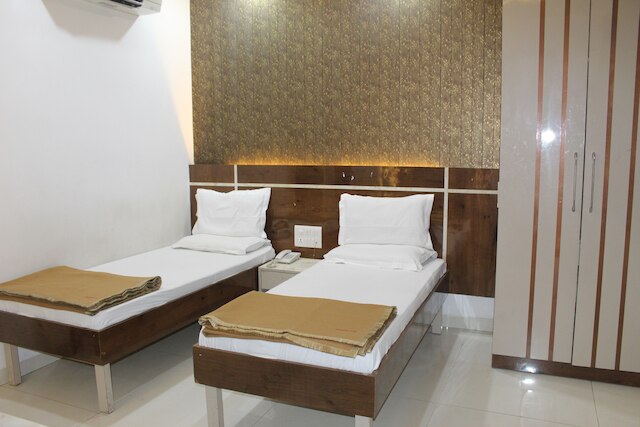 Flourish Stay Saket near Max Hospital