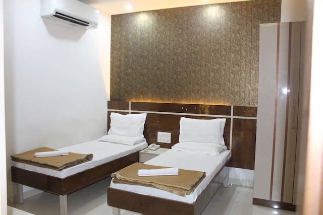 Flourish Stay Saket near Max Hospital