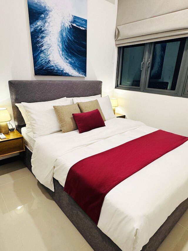 ヤカ トライゼン ラグジュアリー アパートメンツ