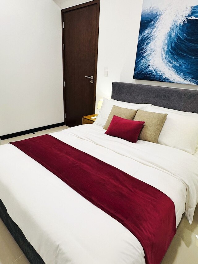 ヤカ トライゼン ラグジュアリー アパートメンツ