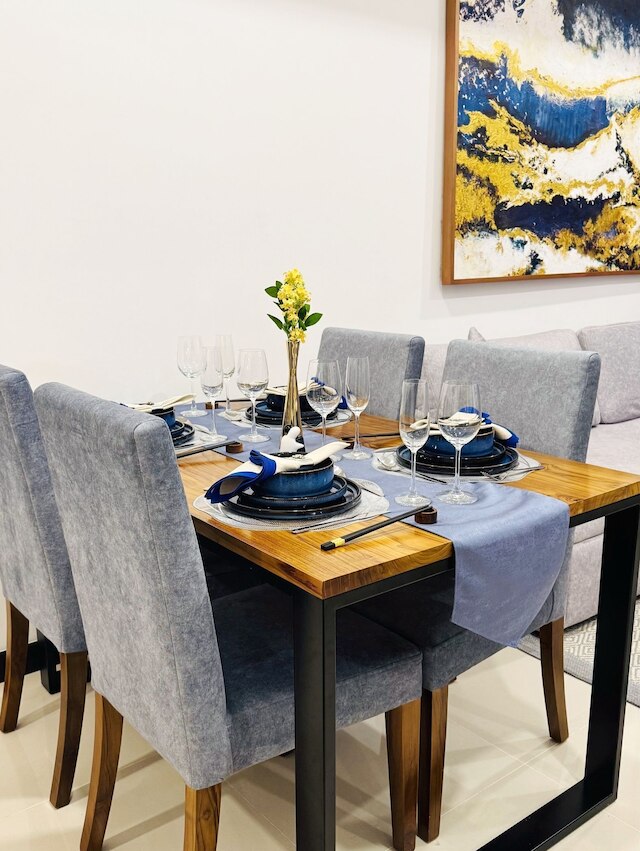 ヤカ トライゼン ラグジュアリー アパートメンツ