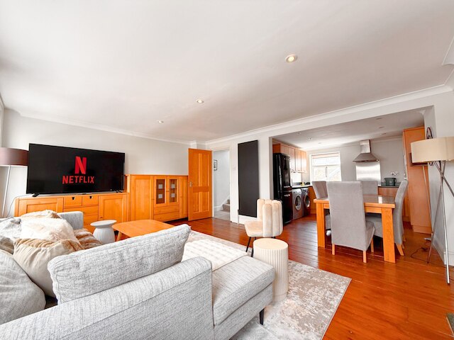 1300フィート フィッツロヴィア ソーホー 2ベッドルーム 2バスルーム