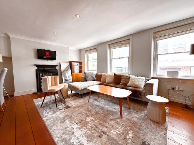 1300フィート フィッツロヴィア ソーホー 2ベッドルーム 2バスルーム