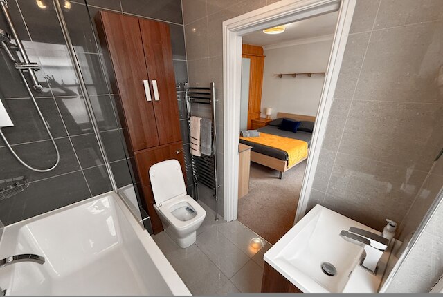 1300フィート フィッツロヴィア ソーホー 2ベッドルーム 2バスルーム