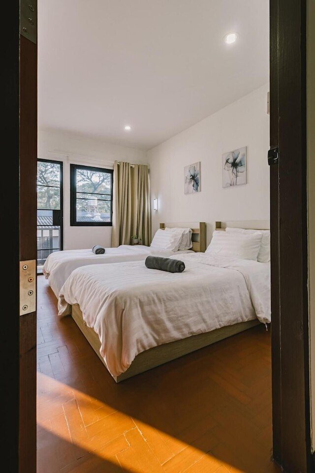 モダン ファミリー ハウス - 4 ベッドルームズ 5 ミンズ フロム オールド タウン ウィズ ギャラリー - デジャ ホーム