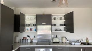 アパートメント スリープス 4 ペッツ アロウド & パーキング