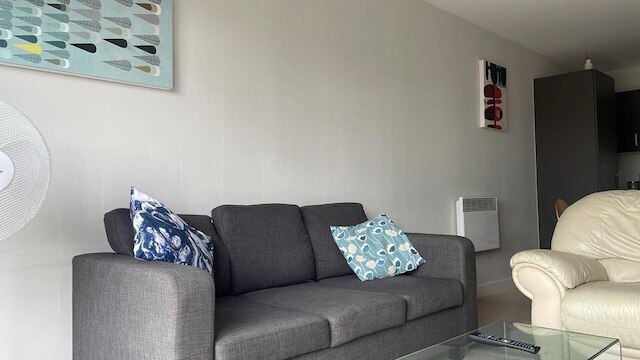 アパートメント スリープス 4 ペッツ アロウド & パーキング