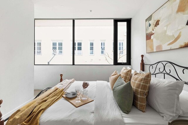 Pet-friendly 2BR Near Southern Cross, Free Parking