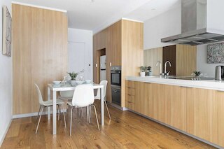 Pet-friendly 2BR Near Southern Cross, Free Parking