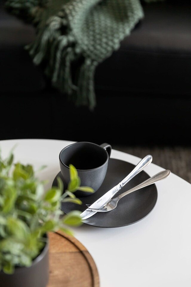 A Modern 2BR Apt With City Views, Free Parking