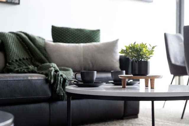 A Modern 2BR Apt With City Views, Free Parking