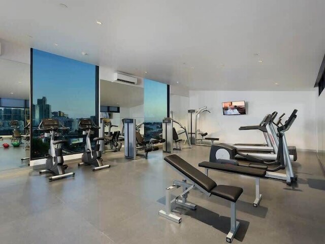 A Cozy 2BR Apt With Yarra Views, Free Parking