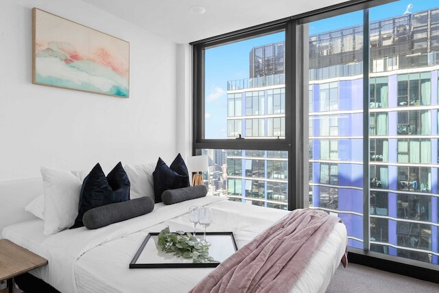 A Cozy & Comfy 2BR Apt Up in the Clouds Near CBD