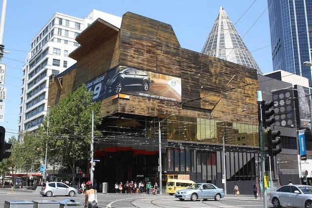 A Comfy Apt Right Next to Queen Victoria Market