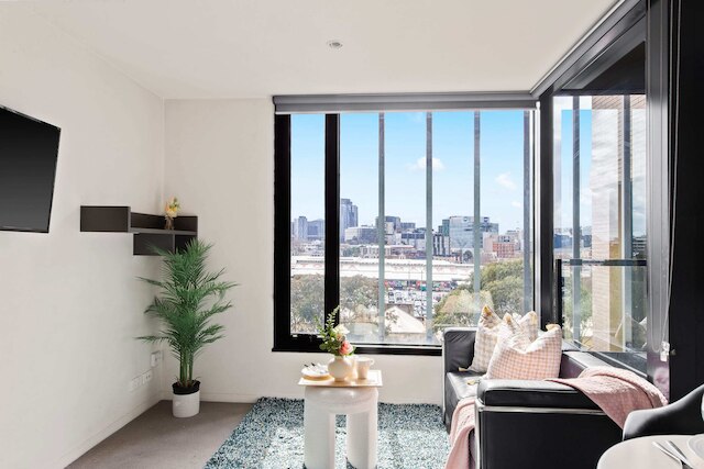 A Comfy Apt Right Next to Queen Victoria Market