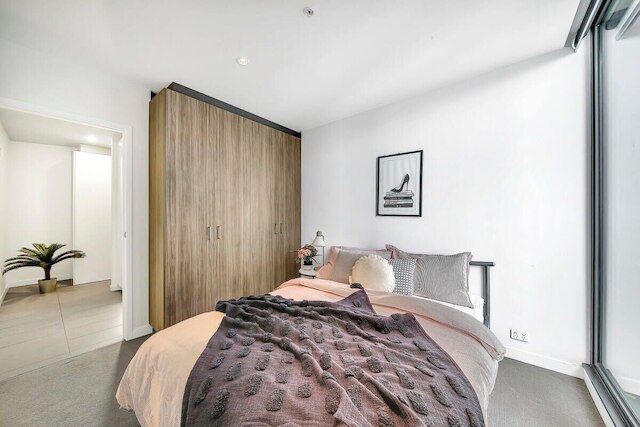 Comfy 2BR Apt Near Southern Cross With City Views