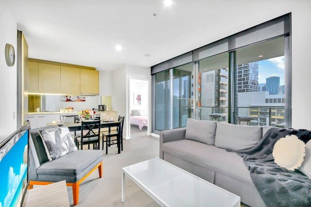 Comfy 2BR Apt Near Southern Cross With City Views