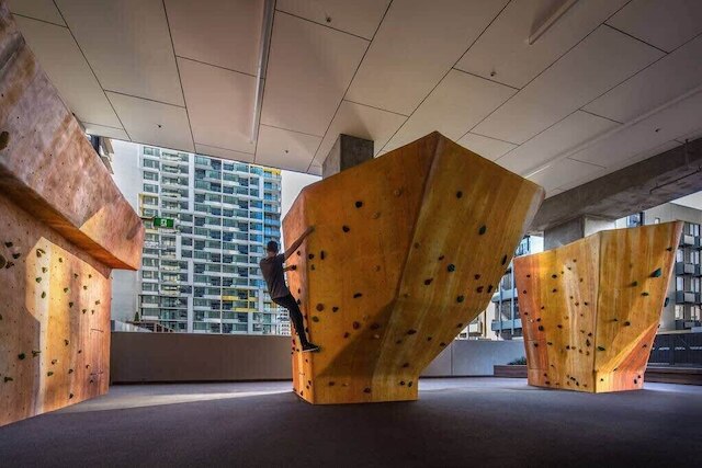 Comfy 2BR Apt Near Southern Cross With City Views