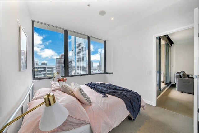 Comfy 2BR Apt Near Southern Cross With City Views