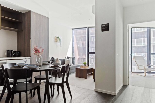 A Chic 2BR Apt Right Next to Melbourne Central