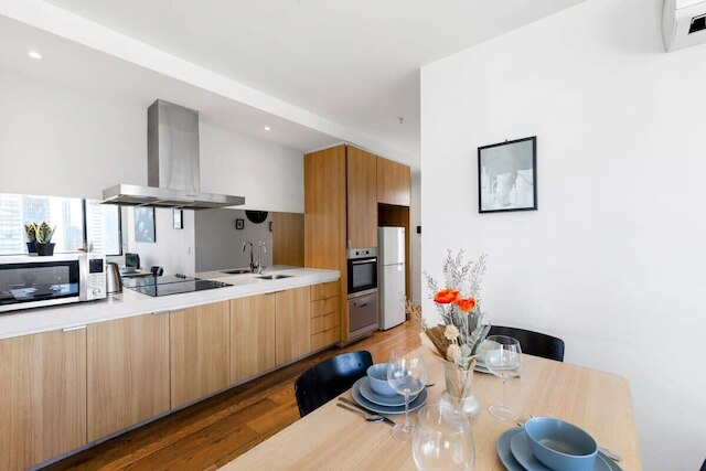 シックな 2 ベッドルーム アパートメント シティビュー サザンクロスの近く