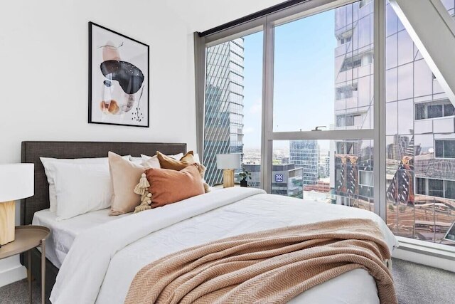 A Stylish 3BR Apt With Harbour Views, Free Parking