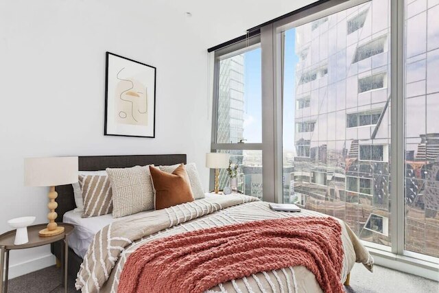 A Stylish 3BR Apt With Harbour Views, Free Parking