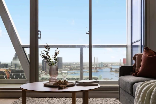 A Stylish 3BR Apt With Harbour Views, Free Parking