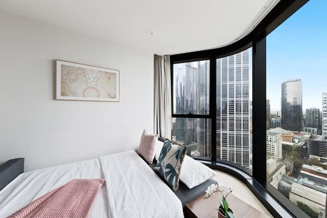 A Chic 2BR Apt Near Melbourne CBD w/ Free Parking