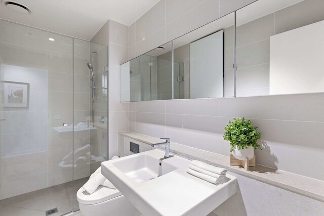 A Cozy & Comfy 2BR Apt Near Victoria Market