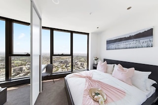 Lovely 3BR Apt With Panoramic Views, Free Parking