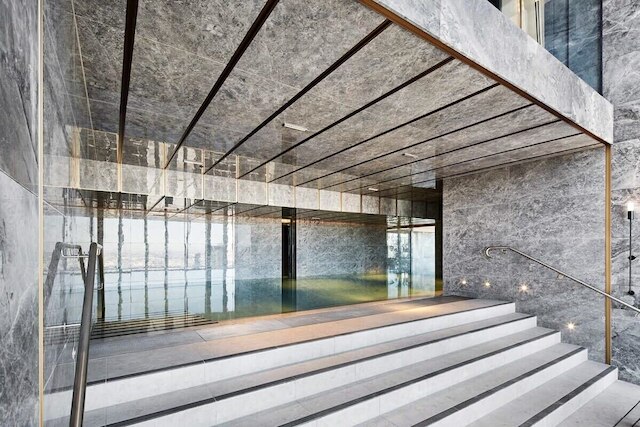 Lovely 3BR Apt With Panoramic Views, Free Parking