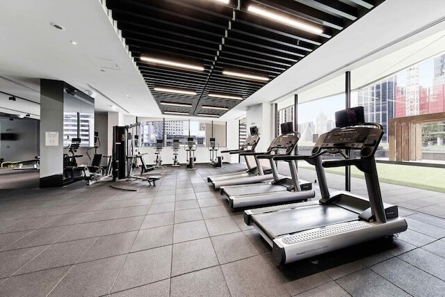 スタイリッシュでモダンな 2 ベッドルーム アパートメント ビクトリアマーケットの近く