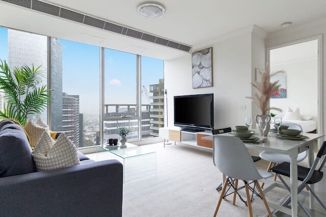 快適でスタイリッシュな 2 ベッドルーム アパートメント クラウンの隣 シティビュー