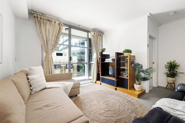 A Stylish Apt for 6 Right Next to Darling Harbour