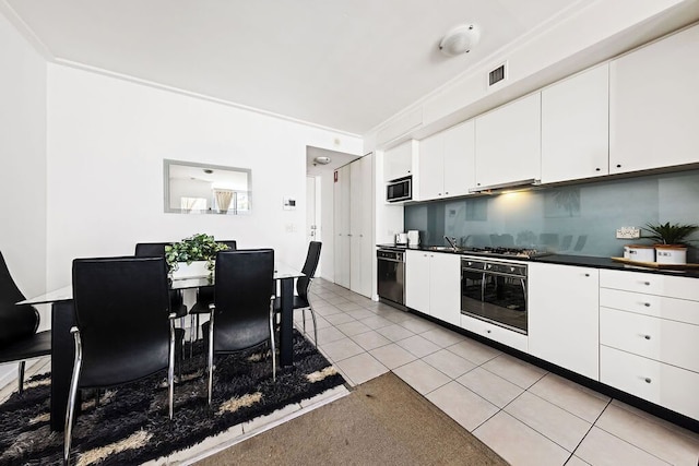 A Stylish Apt for 6 Right Next to Darling Harbour