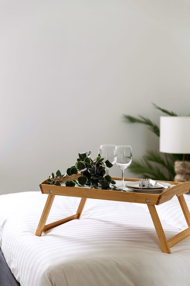 ラグジュアリーな 2 ベッドルーム アパートメント メルボルン大学の隣 無料駐車場付き