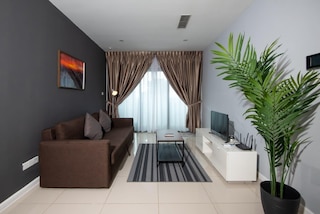 ハイ フロア スアサナ スイーツ 5 イン JB シティ ウィズ WiFi